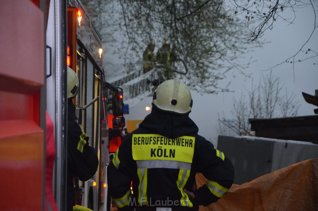 Feuer 3 Koeln Ostheim Rath Roesrathertstr P0925.JPG - Miklos Laubert